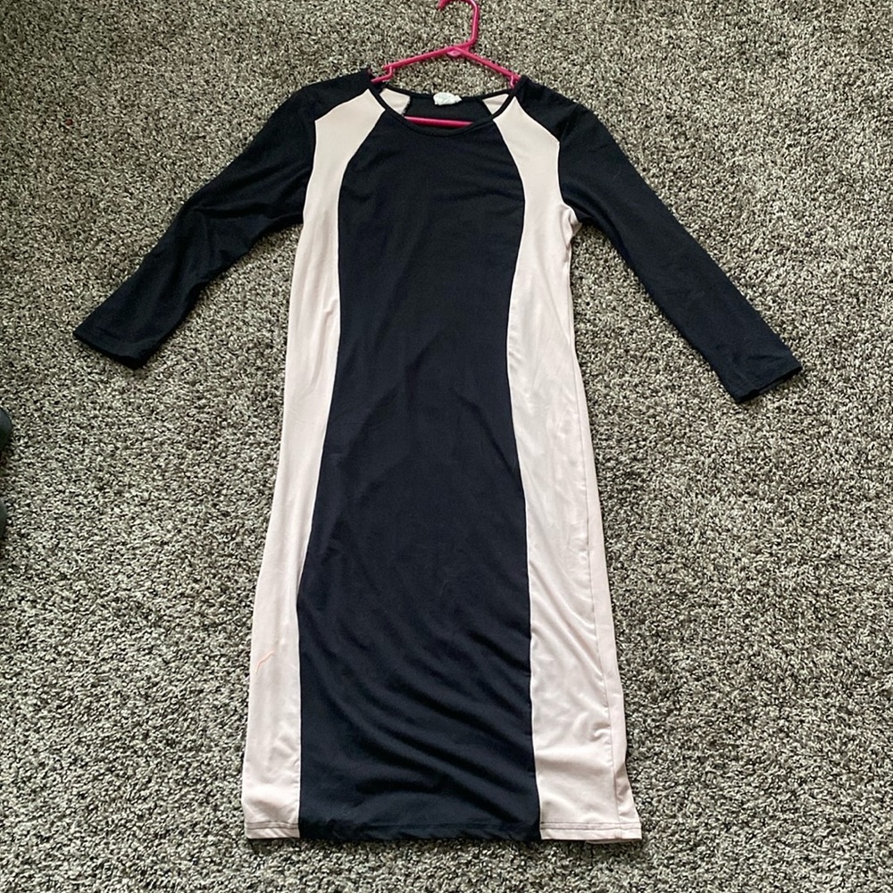 Quarter sleeve dress